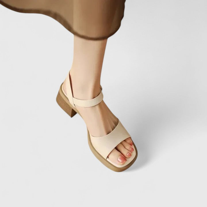Cordula - Elegante Riemchen-Sandaletten