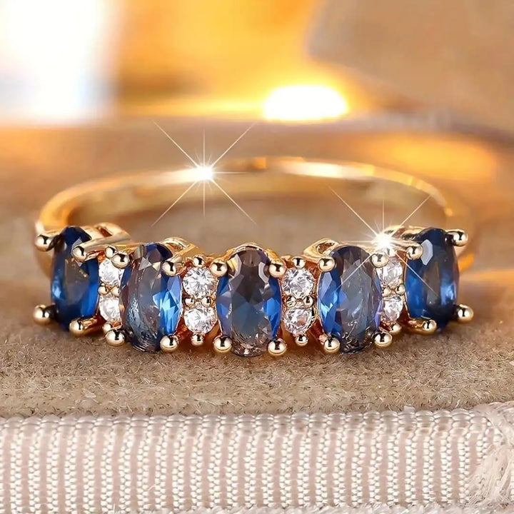 Gold Ring Méabh with Sapphire