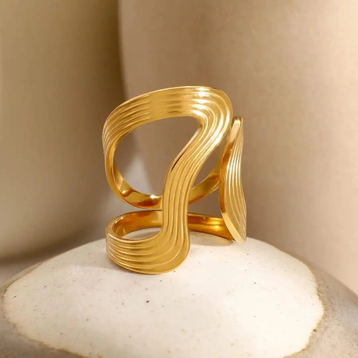 Gold Wave Ring Niamh
