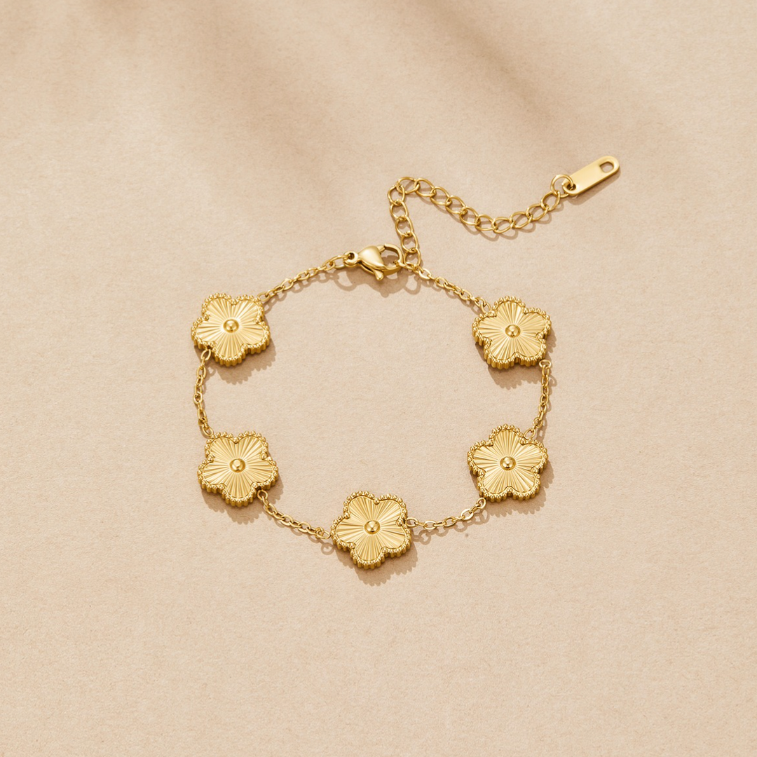 Gold Charm Bracelet Órla with Flower Motifs