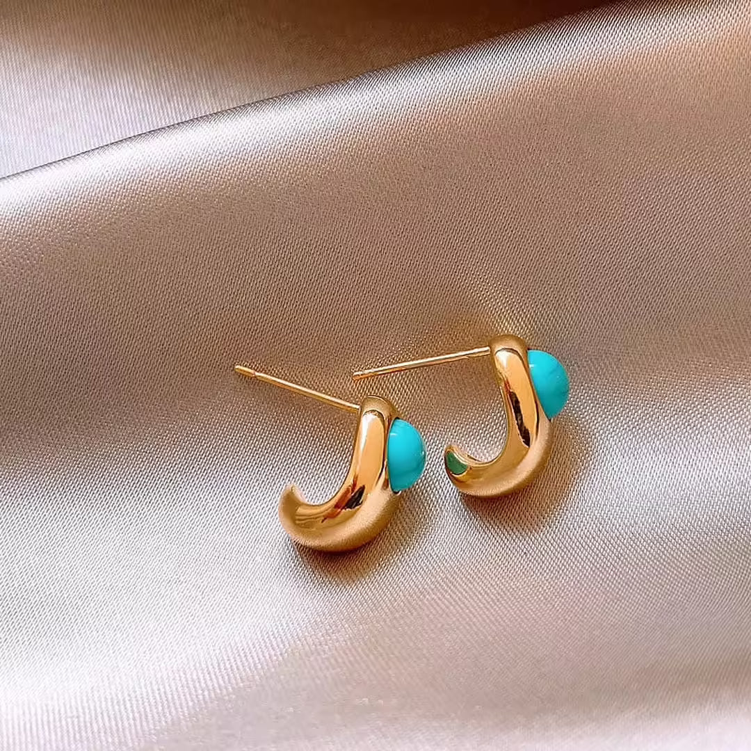 Gold Stud Earrings Bláthnaid with Turquoise