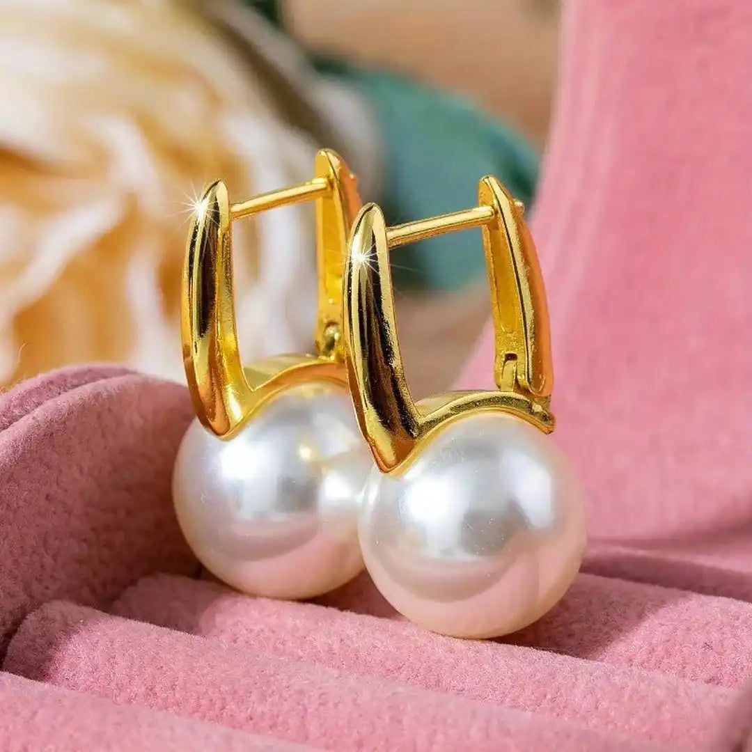 Silver Huggie Earrings Béibhinn with Pearl