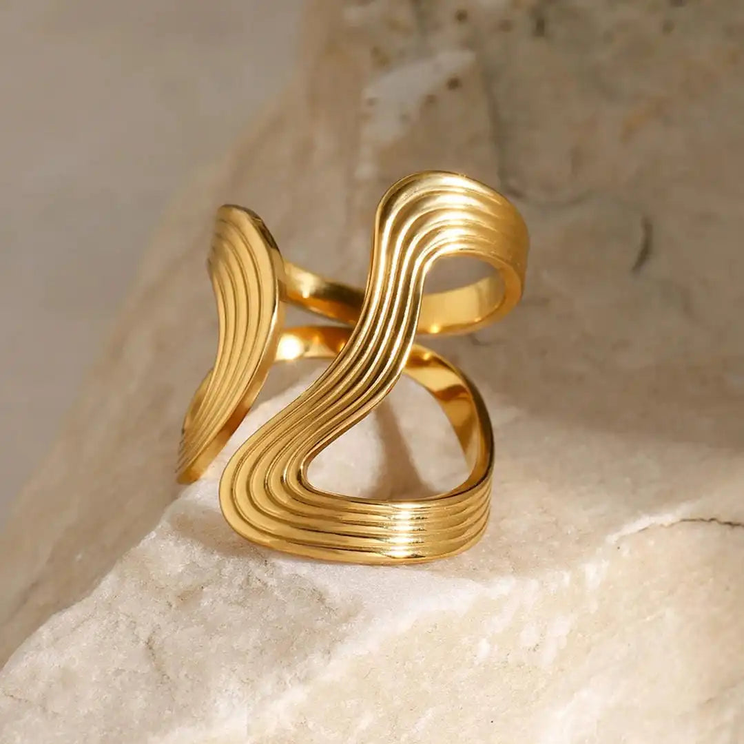 Gold Wave Ring Niamh