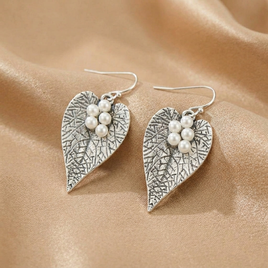 Silver Drop Earrings Riona with Leaf and Pearls