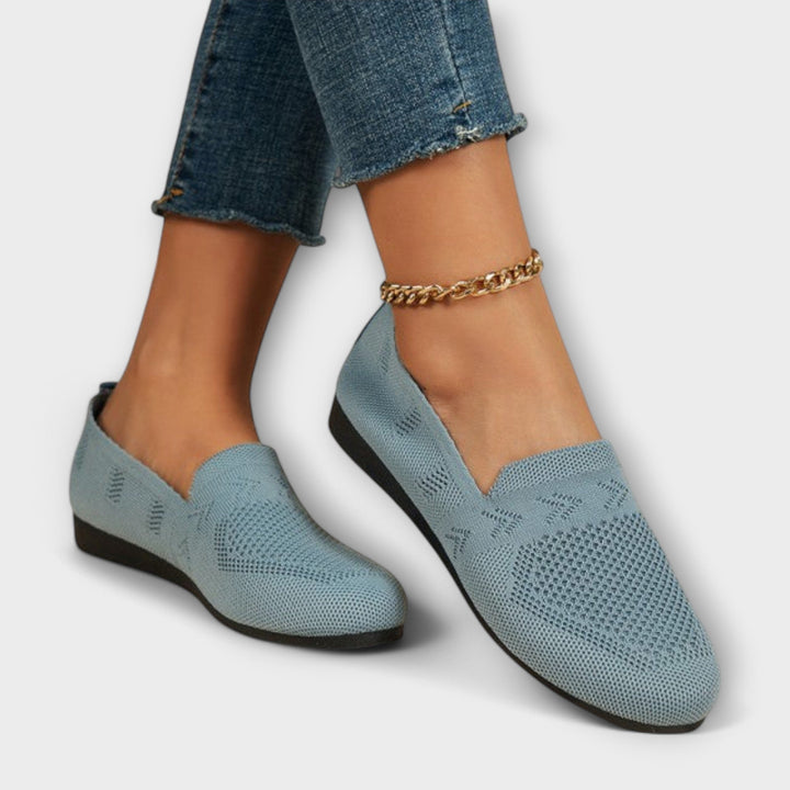 Adelheid - Hellblaue Strick-Loafer