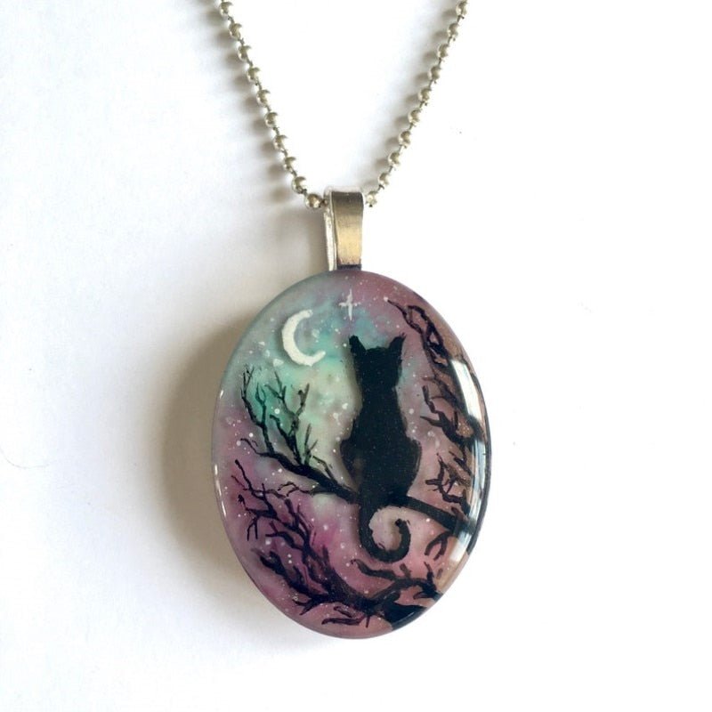 Antique Gold Necklace Sadhbh with Cat and Moon Motif