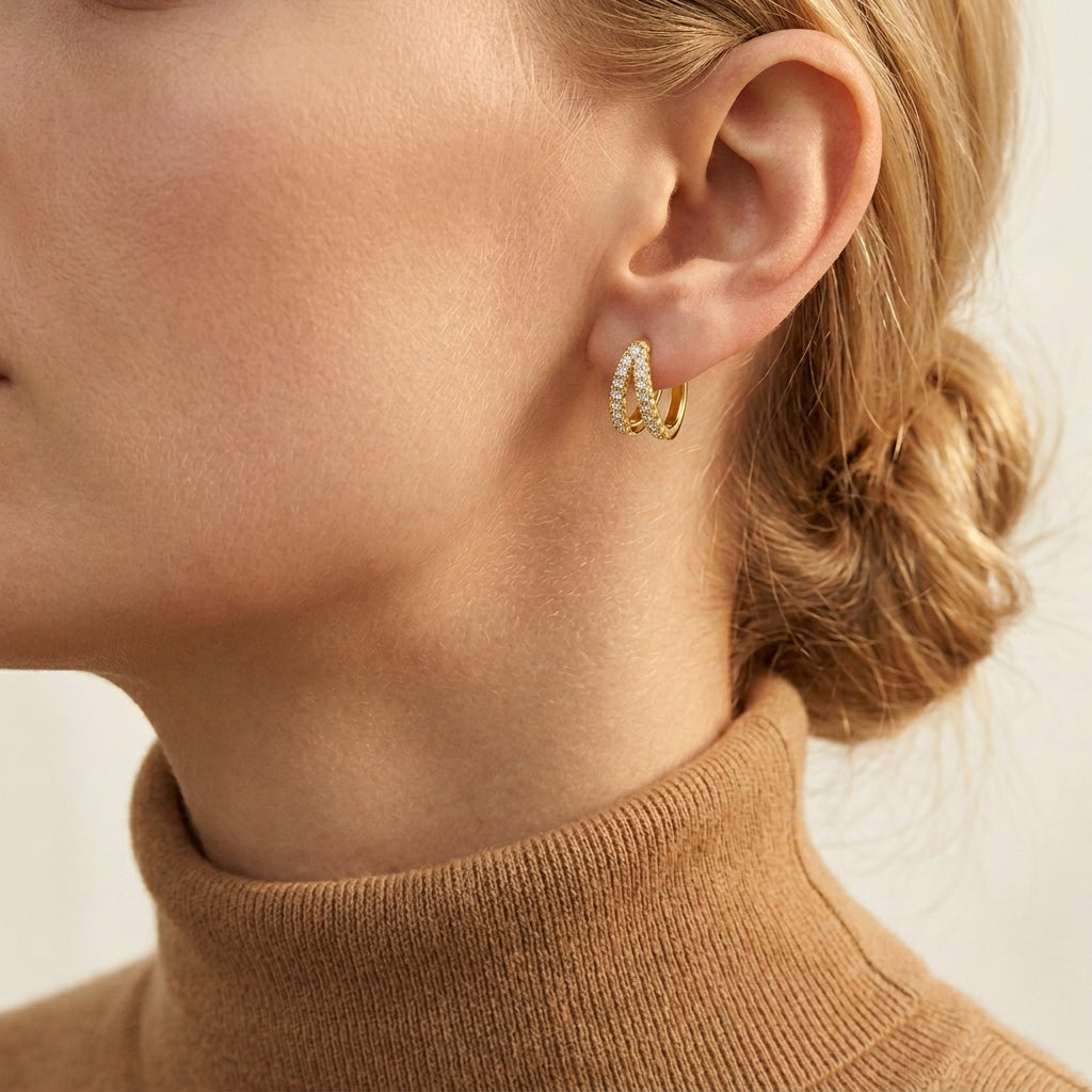 Gold Huggie Earrings Áine with Zirconia