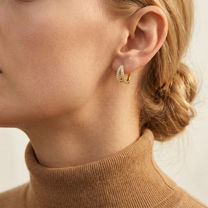 Gold Huggie Earrings Áine with Zirconia