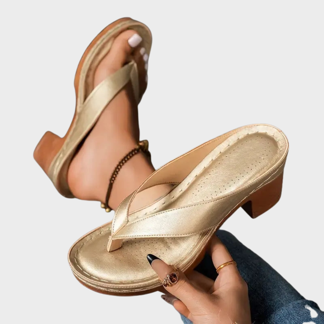 Ingeborg – Elegante Zehensteg-Sandalen