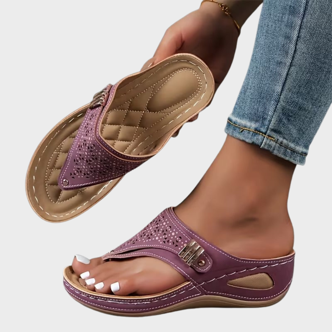 Ursula – Bequeme Zehensteg-Sandalen mit Keilabsatz