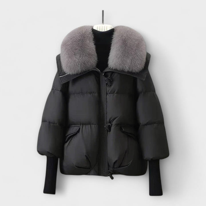 Lucyna - Schwarze elegante Jacke mit Pelzkragen