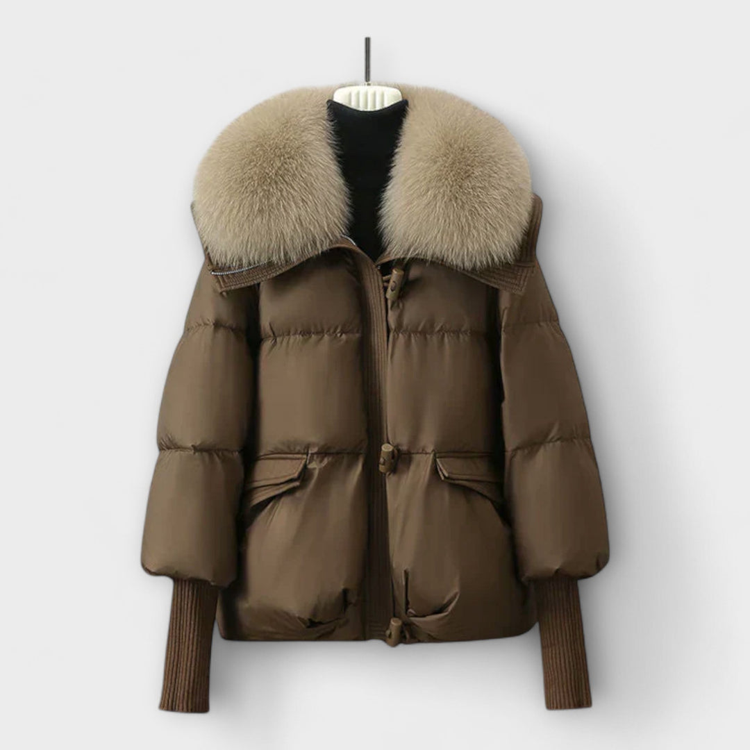 Lucyna - Schwarze elegante Jacke mit Pelzkragen