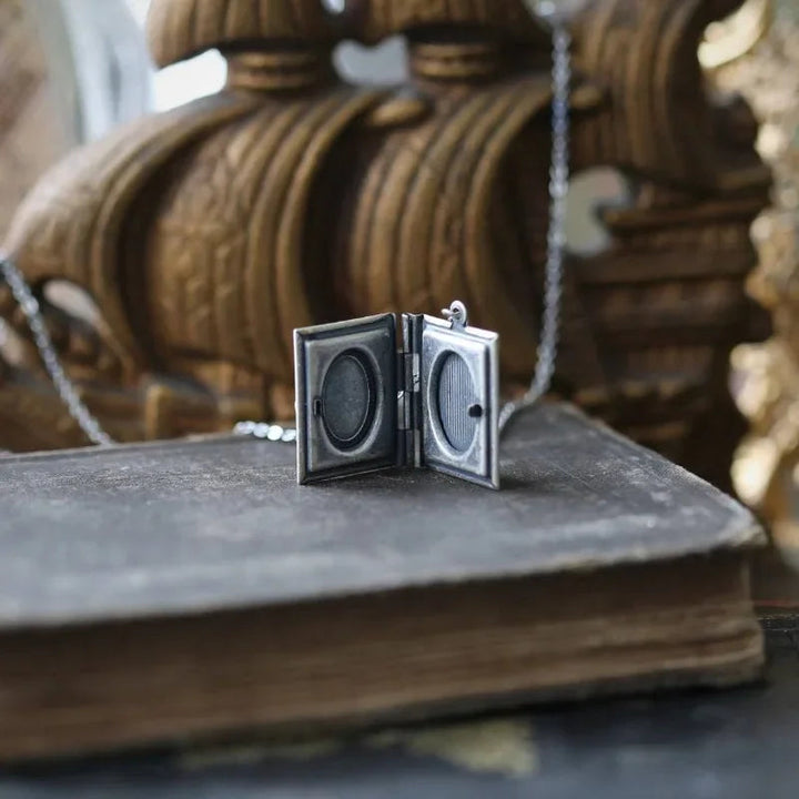 Silver Locket Necklace Aoibhinn with Cat