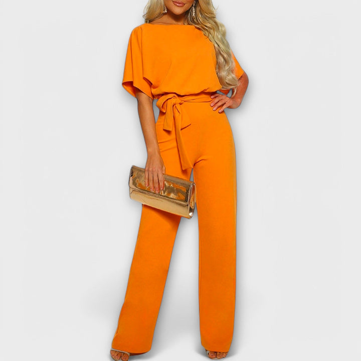 Cremefarbener stilvoller Jumpsuit