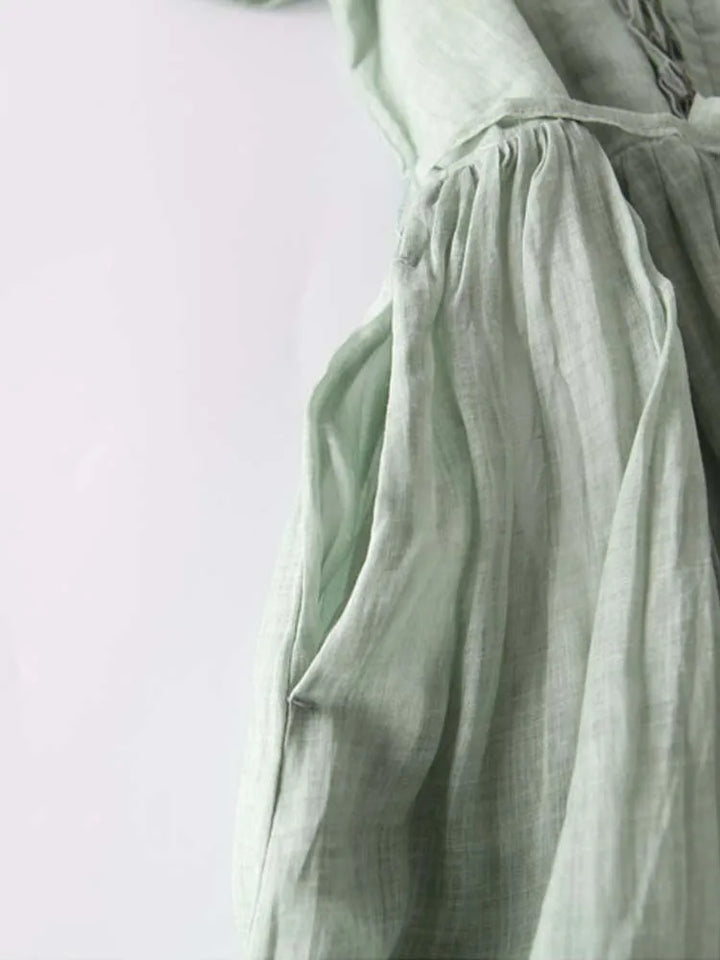 Salbeigrünes Leinen-Trägerkleid