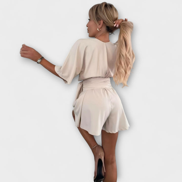 Sofie - Eleganter taillierter Jumpsuit in Salbeigrün