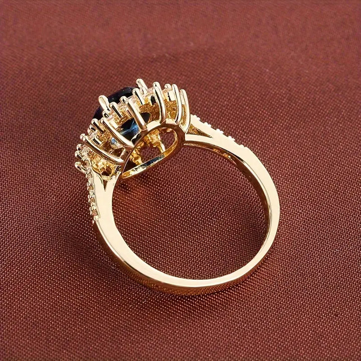 Gold Ring Méabh with Sapphire