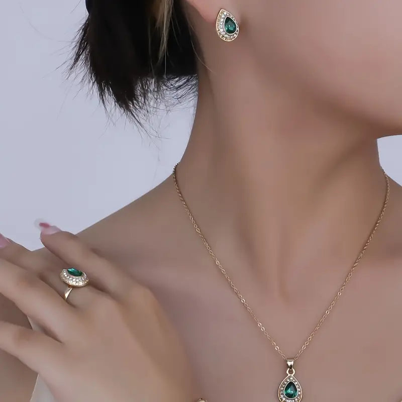 Gold Jewellery Set Órla with Emerald Teardrop