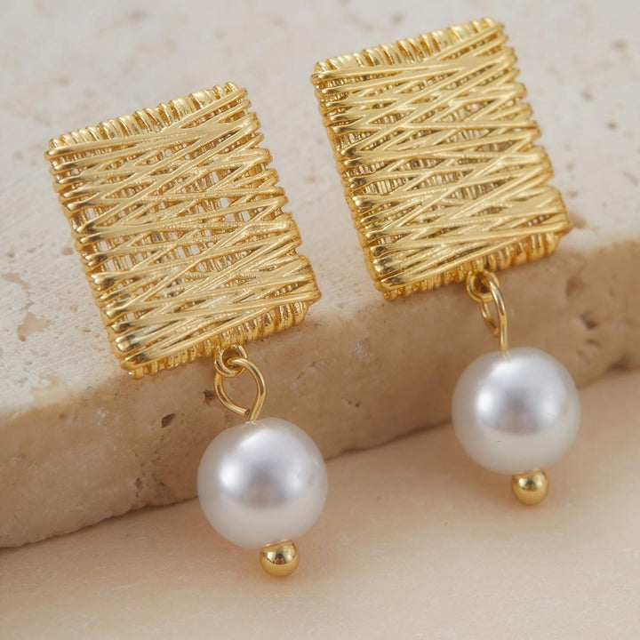 Gold Drop Earrings Cara with Woven Square and Pearl