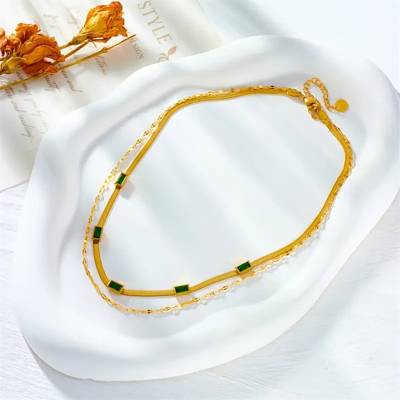 Gold Layered Necklace Bríd with Emerald
