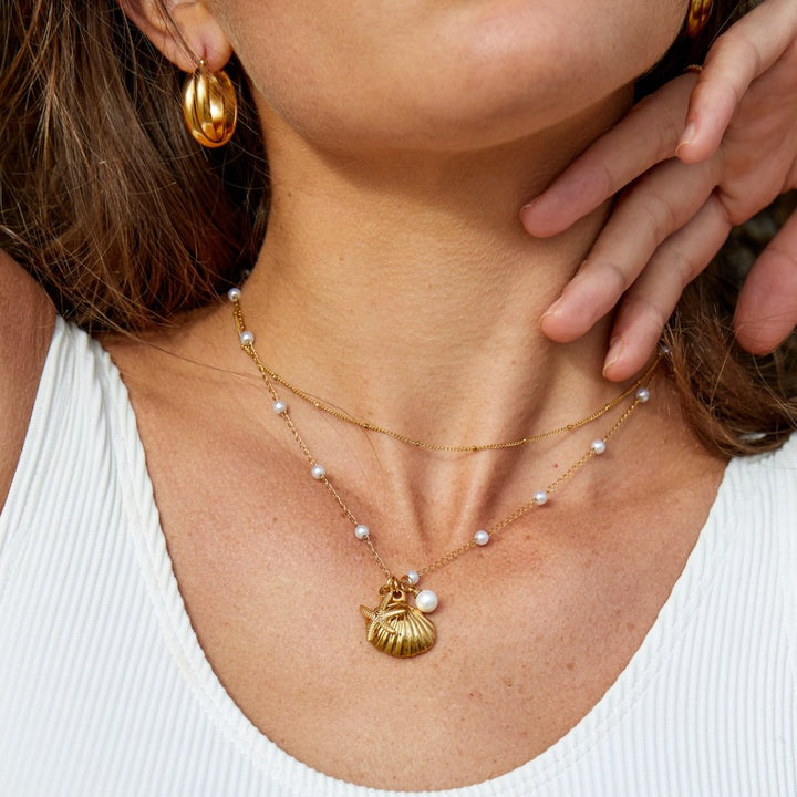 Gold Charm Necklace Dervla with Shell and Starfish