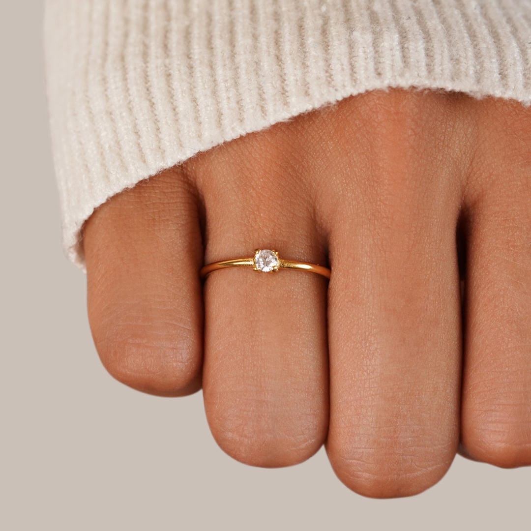 Gold Ring Emer with Birthstone