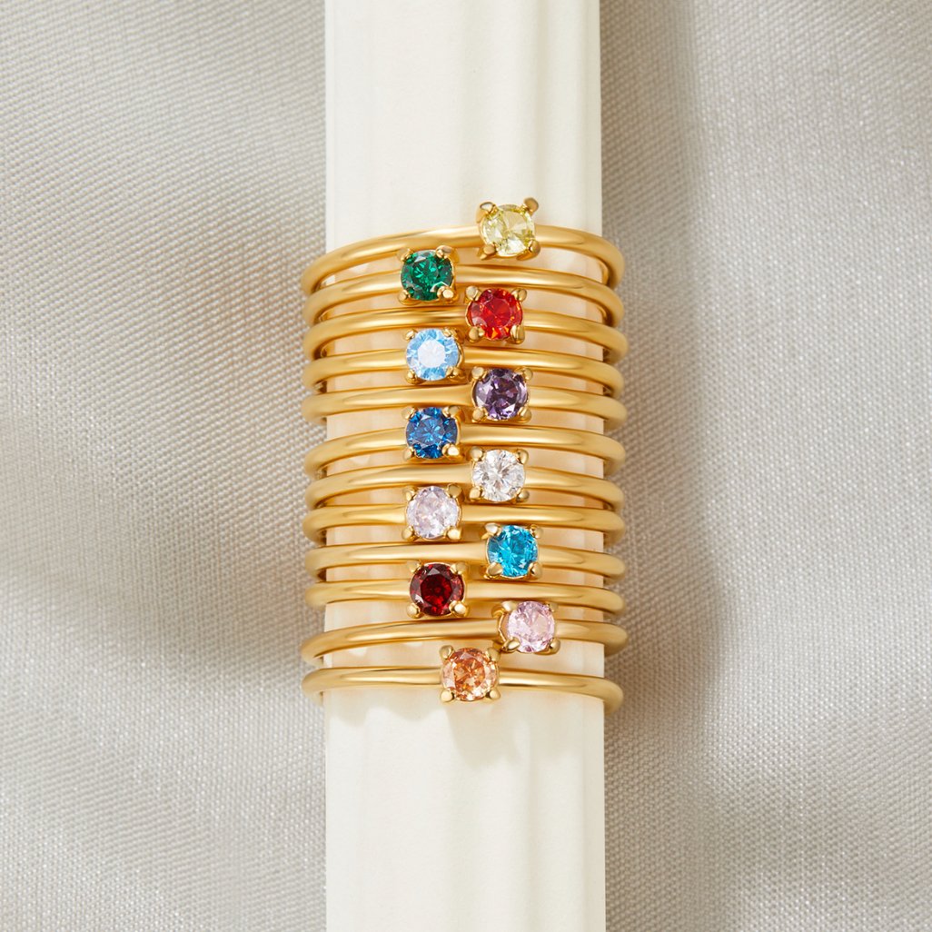 Gold Ring Deirdre with Ruby
