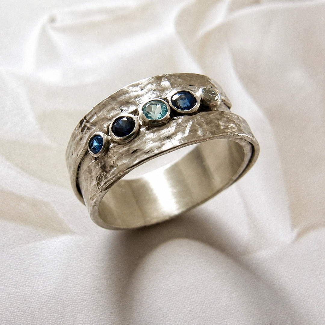 Silver Band Ring Gráinne with Blue Sapphires