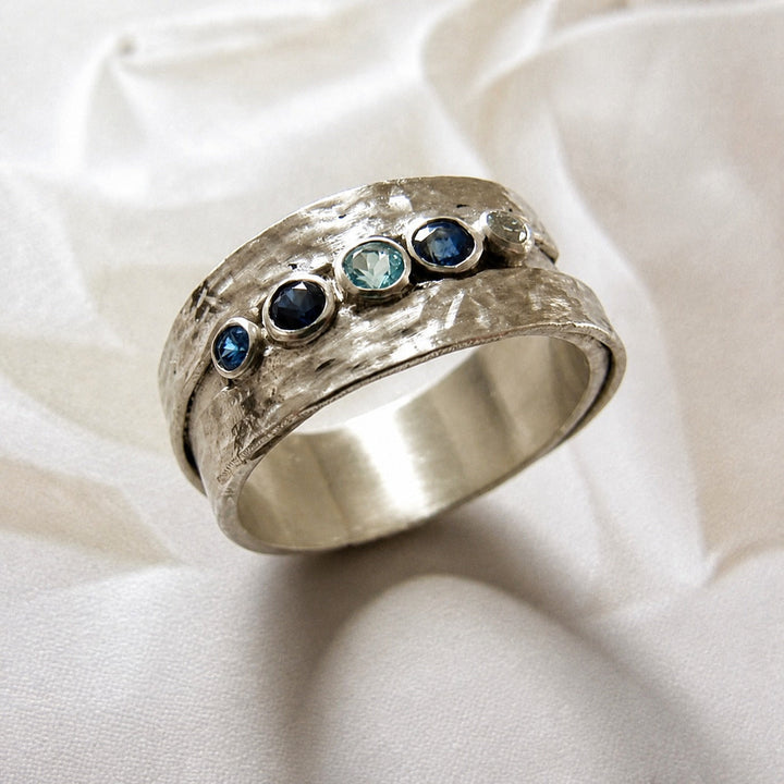 Silver Band Ring Gráinne with Blue Sapphires