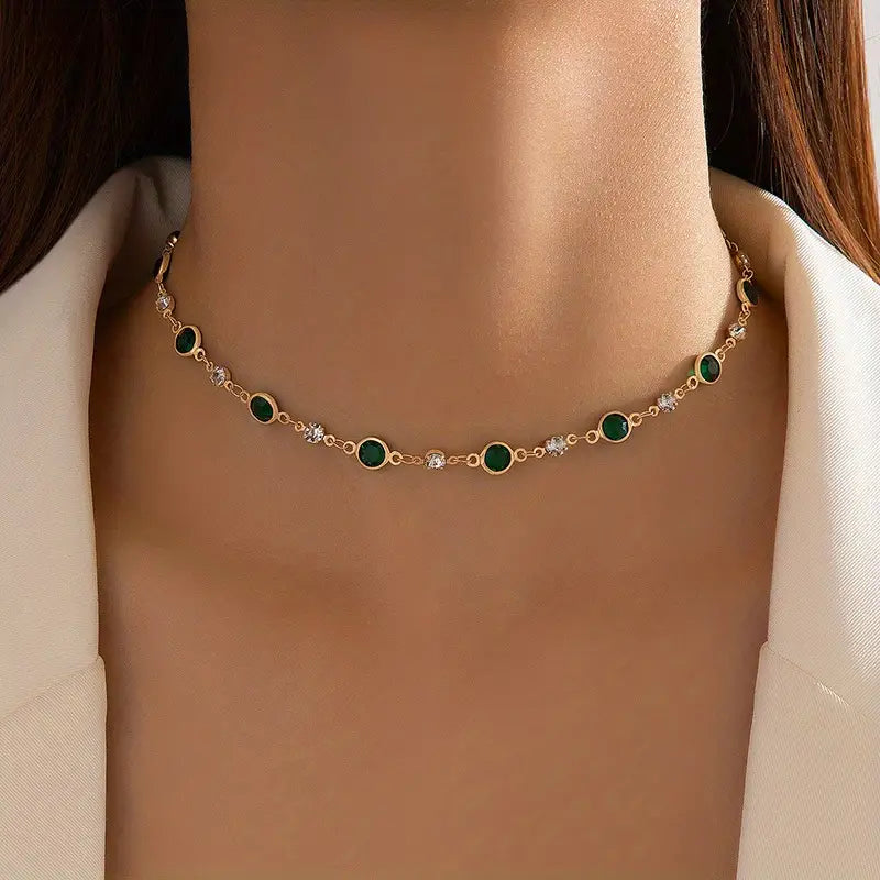 Gold Necklace Áine with Emerald