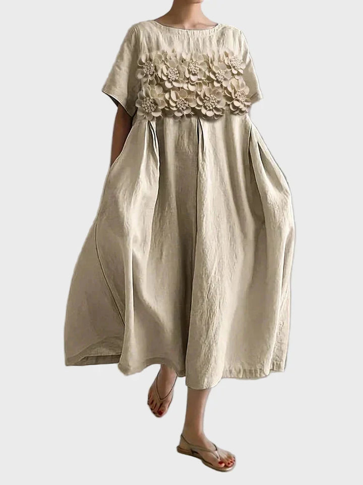 Beigefarbenes Leinenkleid mit Rüschen