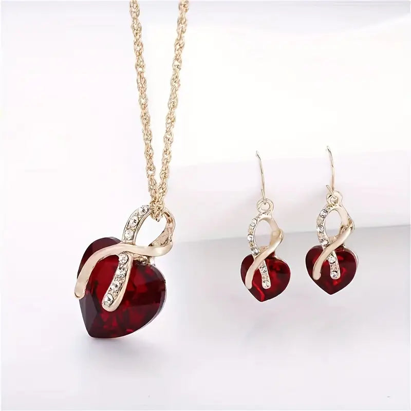 Gold Necklace Róisín with Ruby Heart