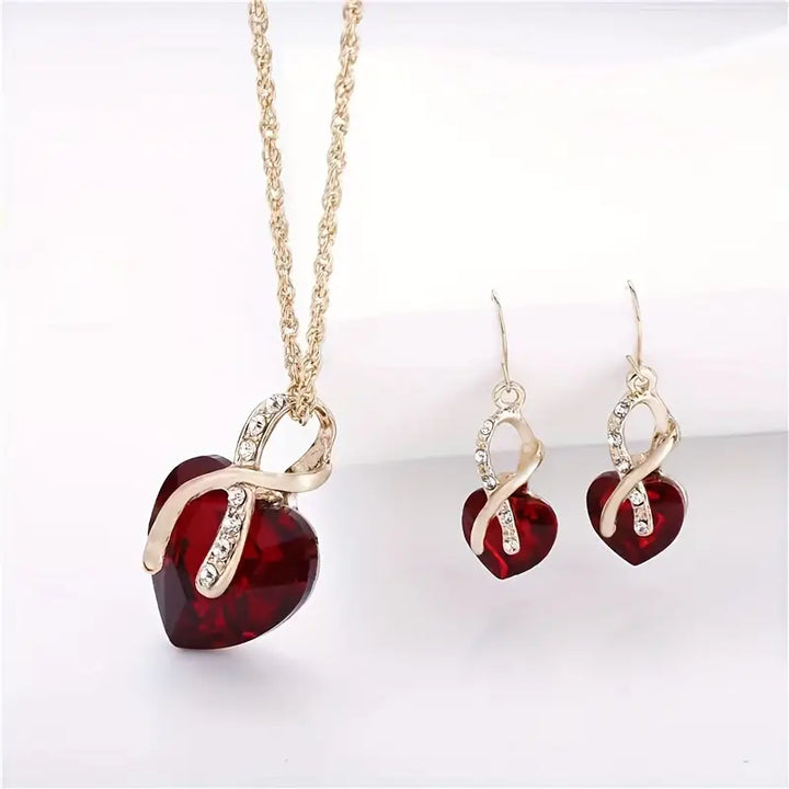 Gold Necklace Róisín with Ruby Heart