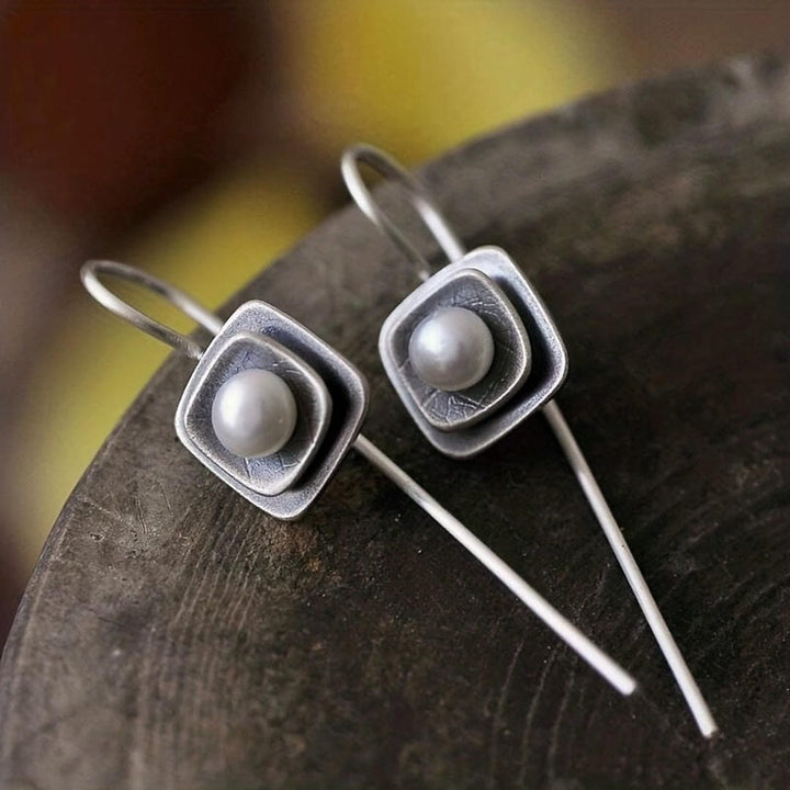 Silver Drop Earrings Dáiríne with Pearl