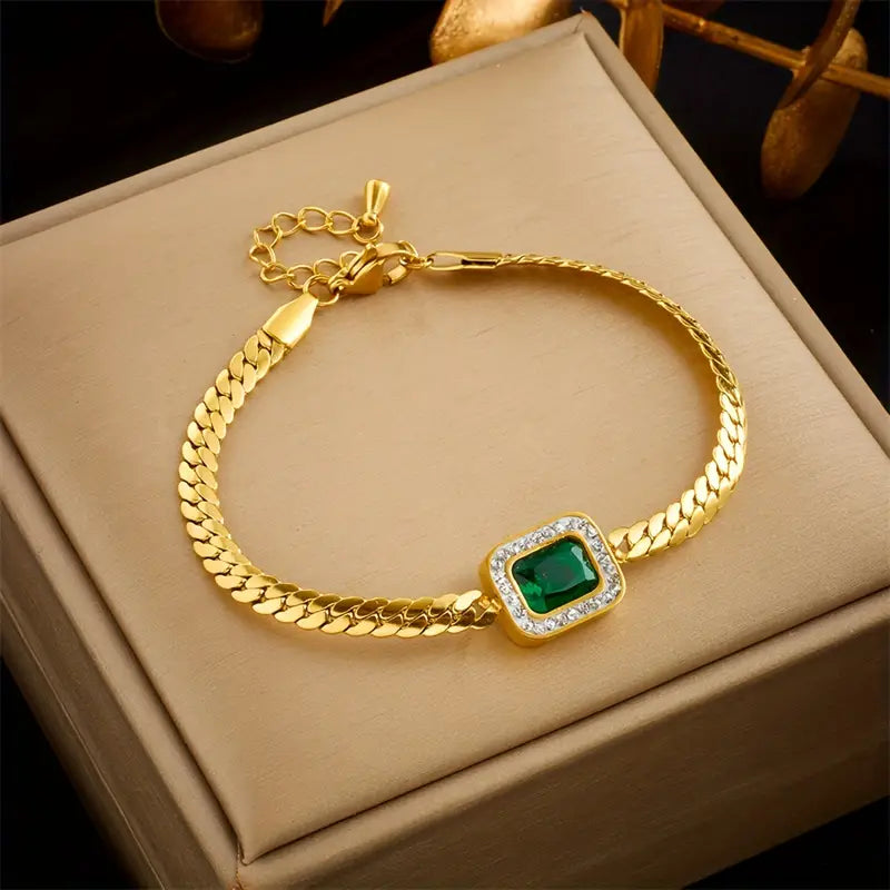 Gold Chain Bracelet Maeve with Emerald