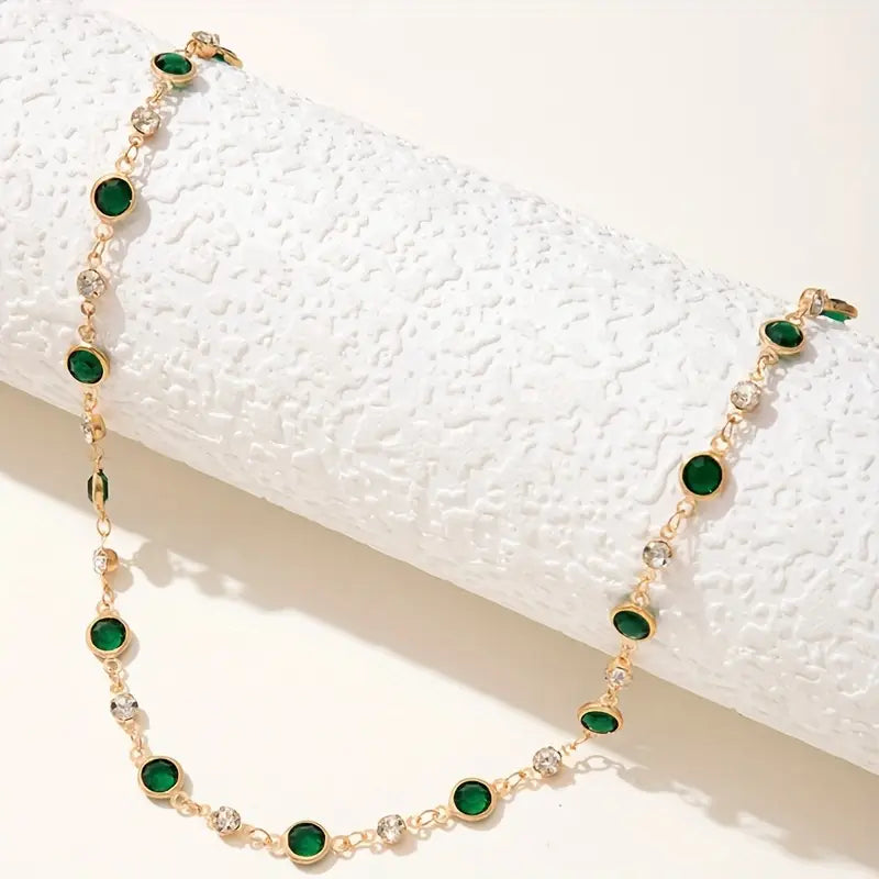 Gold Necklace Áine with Emerald
