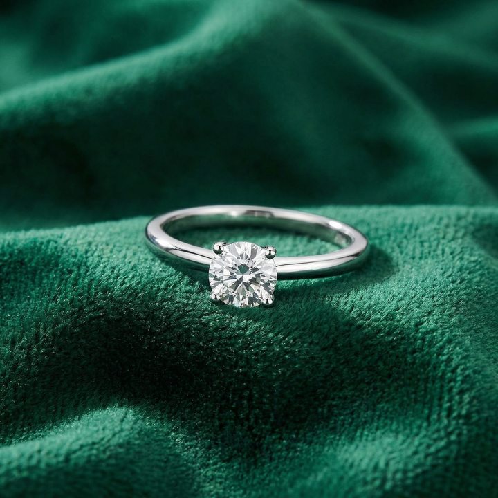Silver Ring Órla with Solitaire Crystal