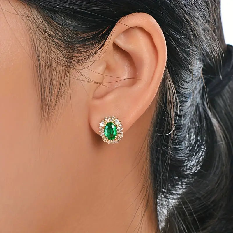 Gold Stud Earrings Órla with Emerald