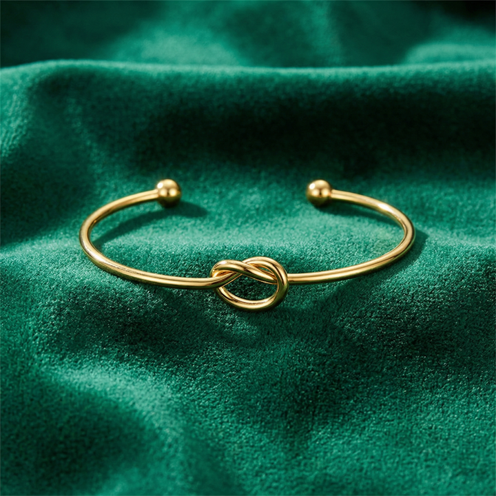 Gold Cuff Bracelet Sinéad with Love Knot