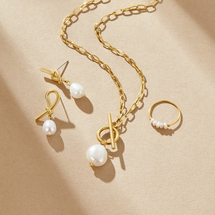 Gold Necklace Caoimhe with Pearl