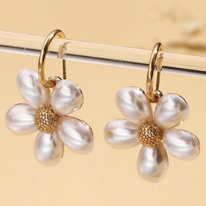 Gold Drop Earrings Aoife with Pearl Flower