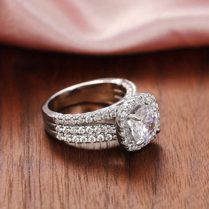 Silver Ring Róisín with Crystal Halo