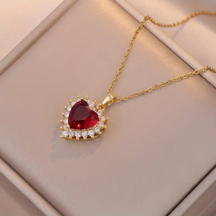 Gold Necklace Set Méabh with Ruby Hearts