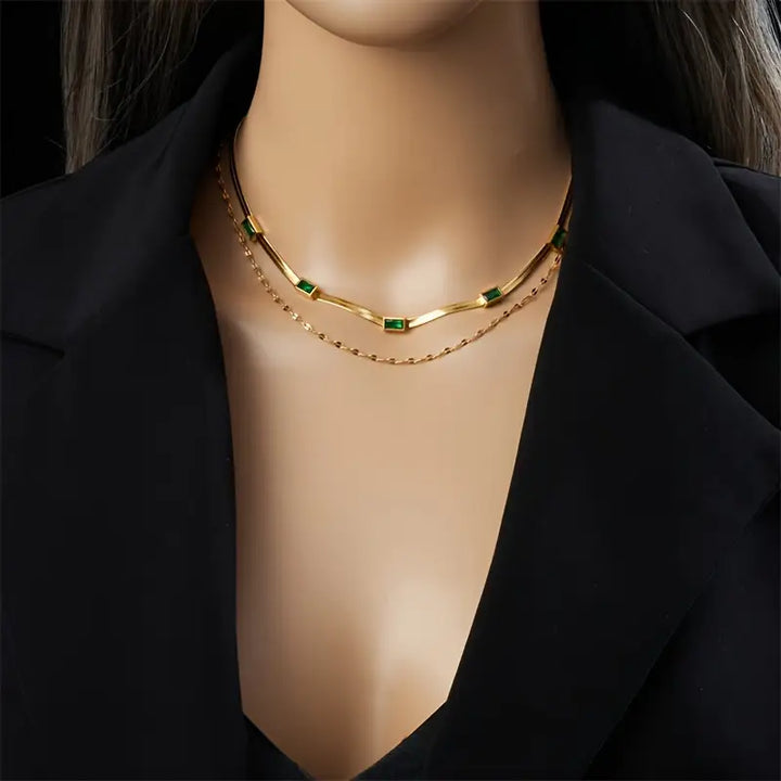 Gold Layered Necklace Bríd with Emerald