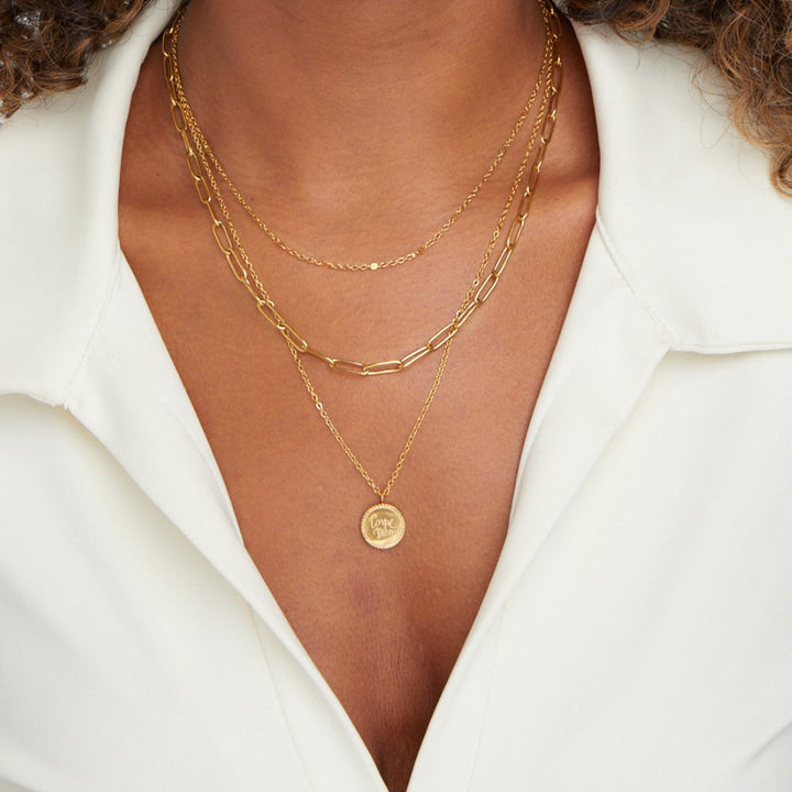 Gold Layered Necklace Saoirse with Coin Pendant