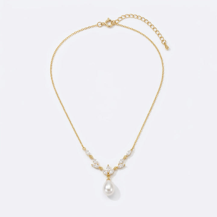 Gold Necklace Clíona with Pearl Drop and Zirconia