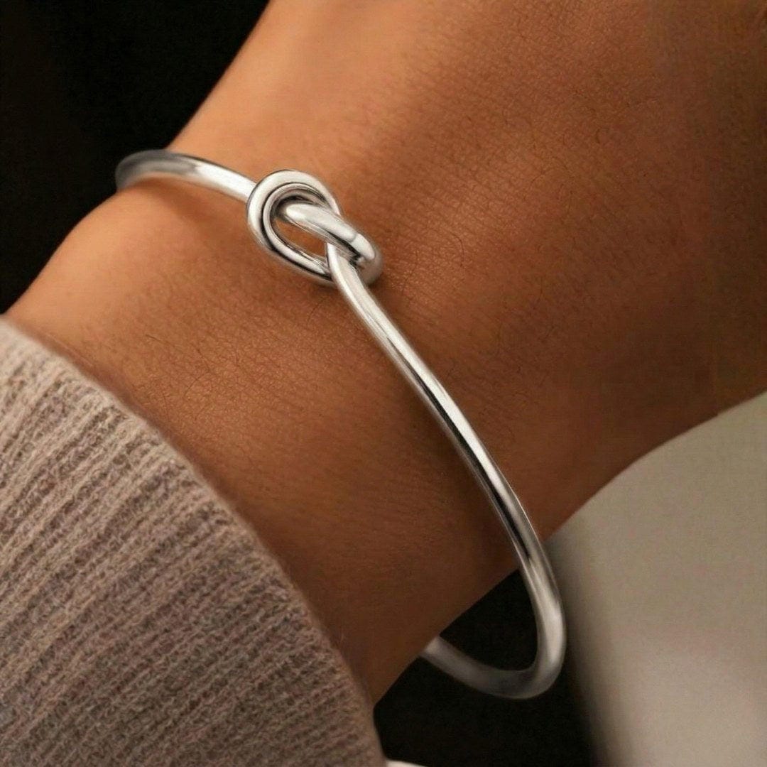 Gold Cuff Bracelet Eabha with Love Knot