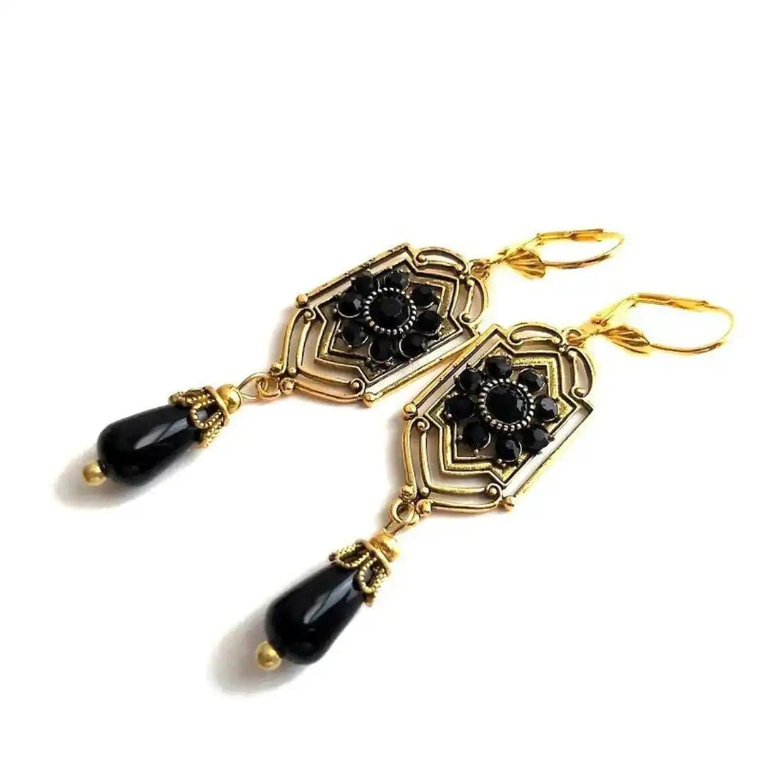 Silver Drop Earrings Fiadh with Black Crystals