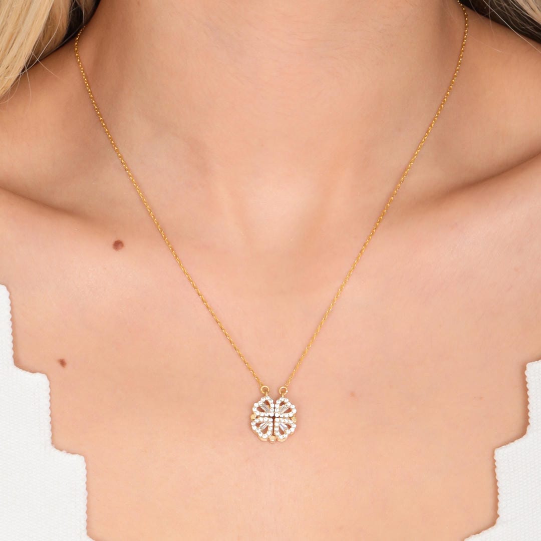 Gold Necklace Aisling with Clover Hearts and Zirconia