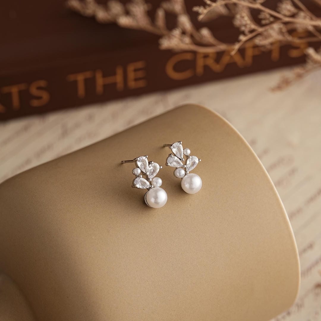Gold Stud Earrings Eithne with Pearls and Crystals